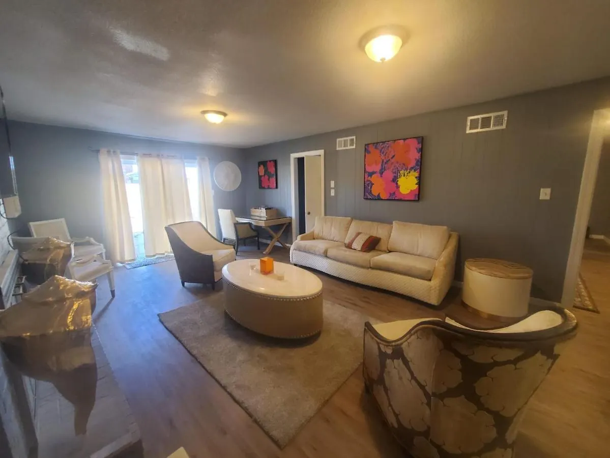 Super Large East Memphis 23 Beds Villa