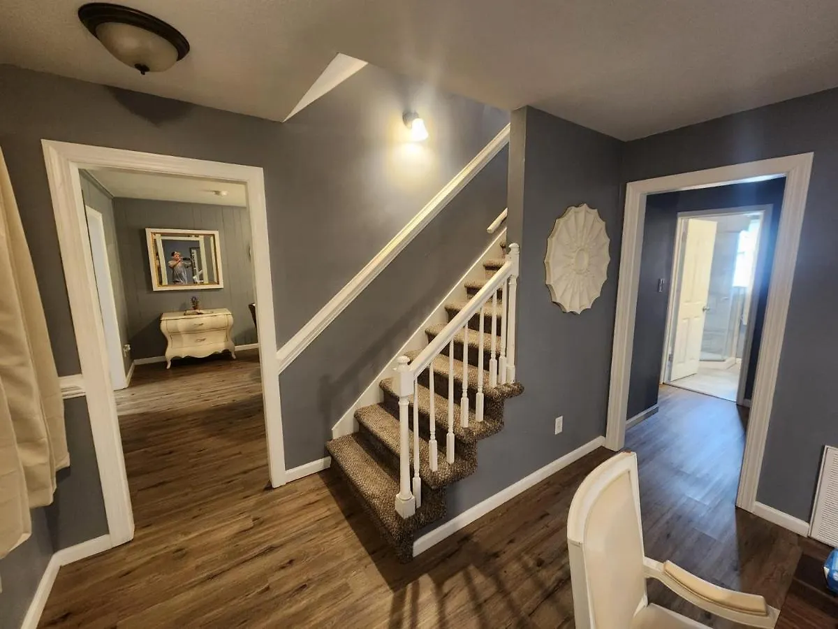 Super Large East Memphis 23 Beds Villa 0*,