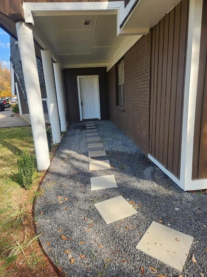 Super Large East Memphis 23 Beds Villa