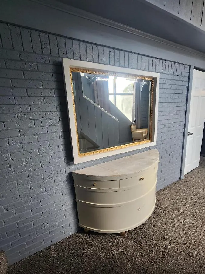 Super Large East Memphis 23 Beds Villa