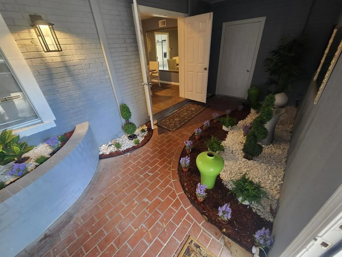 Super Large East Memphis 23 Beds Villa